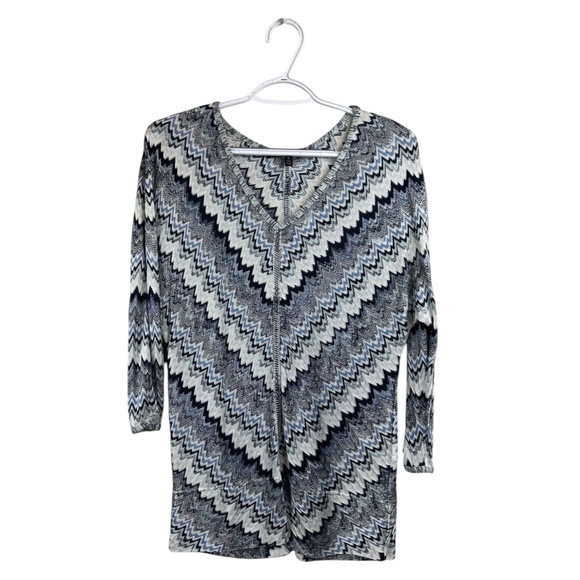 White House Black‎ Market Lightweight Sweater - Size XS - Chevron Design - Picture 1 of 8